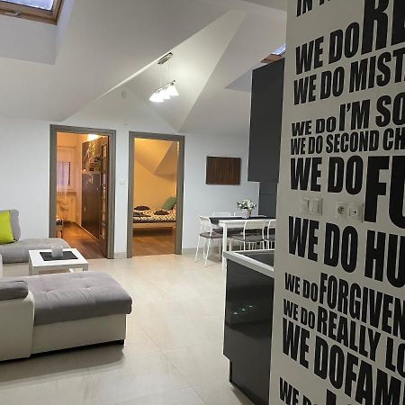 Apartament Rodzinny Ostrowiec Sw Островець-Свентокшиський Екстер'єр фото